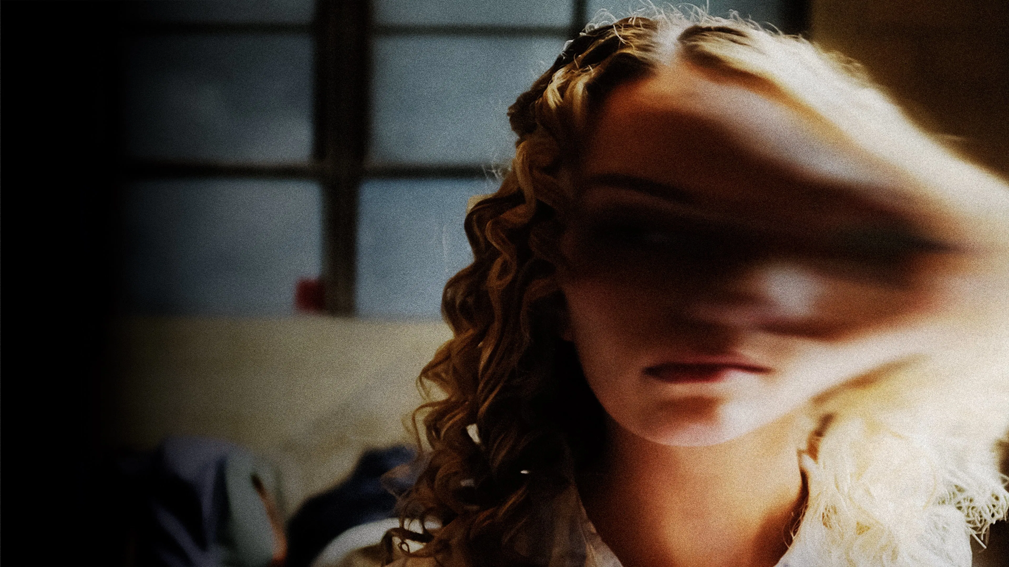 Человек находит кассету